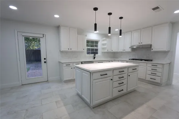 $495,000 | 4839 McDermed Drive, Houston, TX 77035