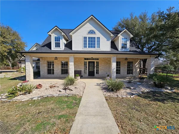 $749,500 | 1060 Great Oaks Drive, Salado, TX 76571