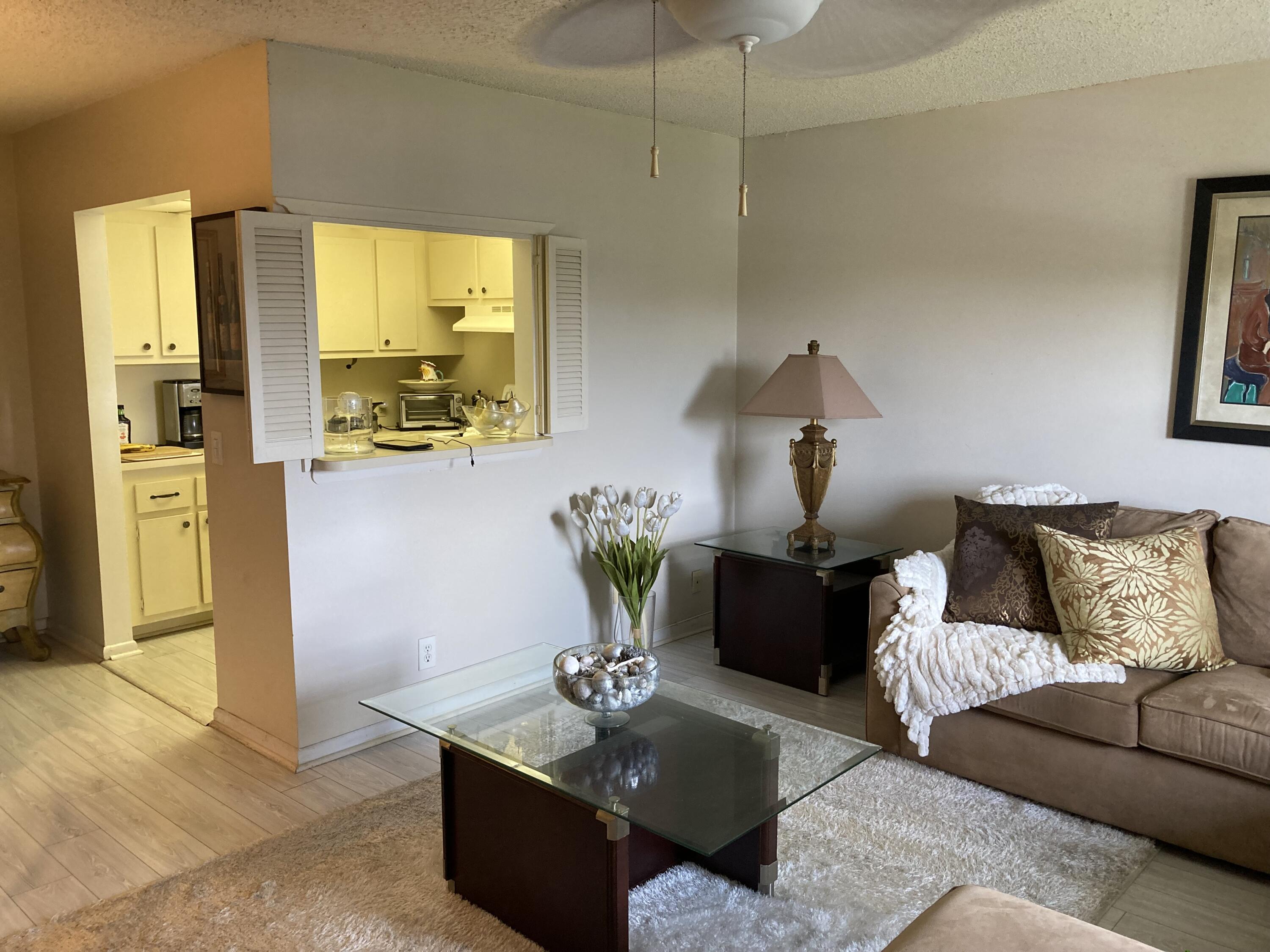 156 Suffolk F, Unit 156 Boca Raton, FL 33434 - Photo 2 of 29 IMG_2762