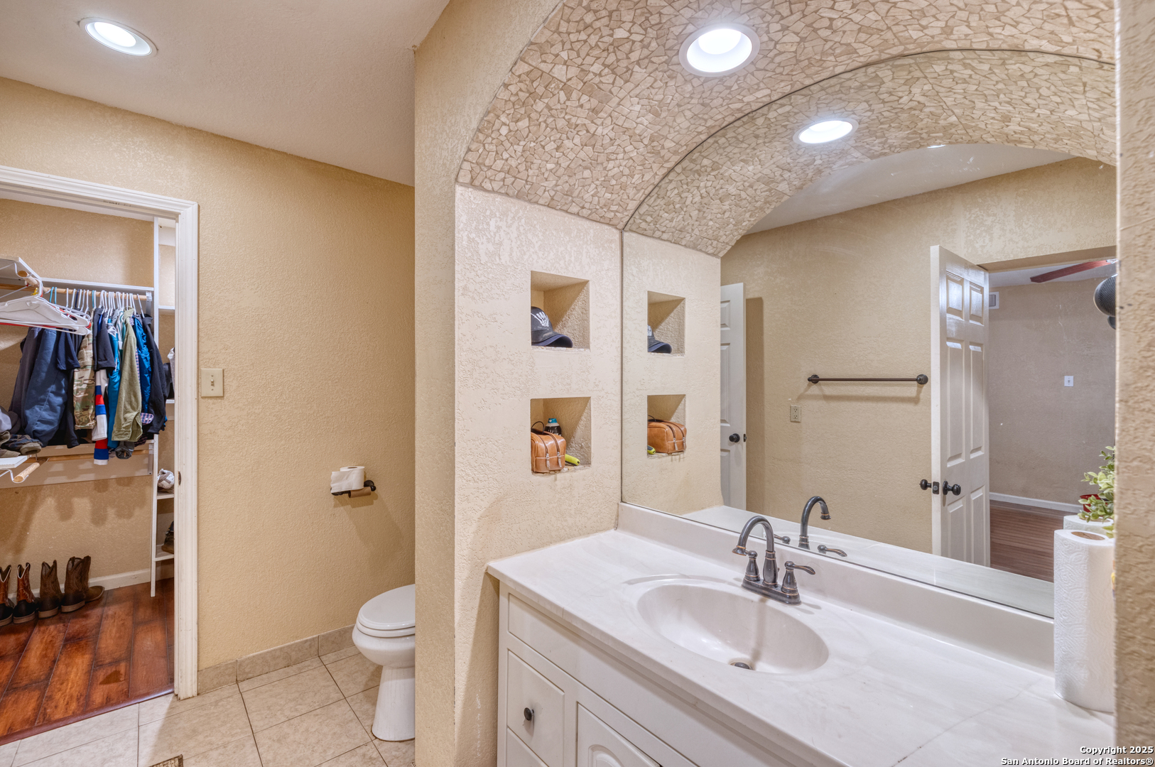 155 Avenida Juarez Road Brackettville, TX 78832 - Photo 14 of 37 a bathroom with a sink a toilet and shower