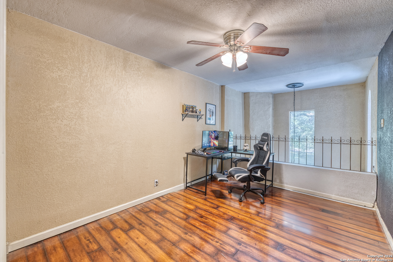 155 Avenida Juarez Road Brackettville, TX 78832 - Photo 18 of 37 a view of a workspace with furniture and a window