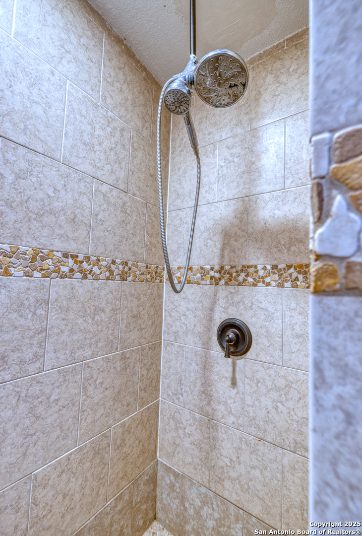 155 Avenida Juarez Road Brackettville, TX 78832 - Photo 21 of 37 a close view of a shower in bathroom