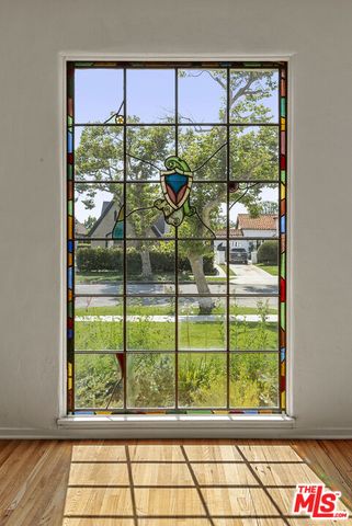 $2,020,000 | 160 South Poinsettia Place, Los Angeles, CA 90036