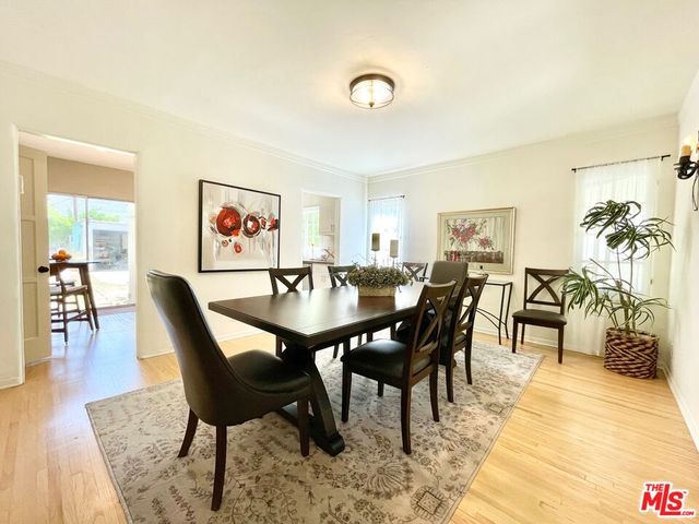 $2,020,000 | 160 South Poinsettia Place, Los Angeles, CA 90036