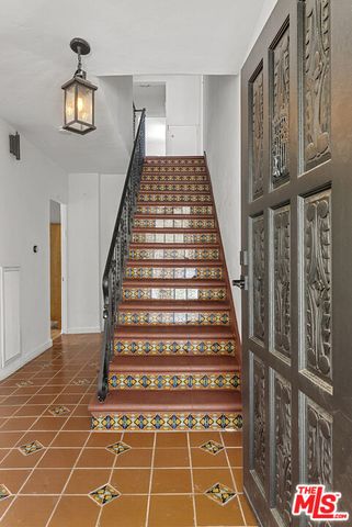 $2,020,000 | 160 South Poinsettia Place, Los Angeles, CA 90036