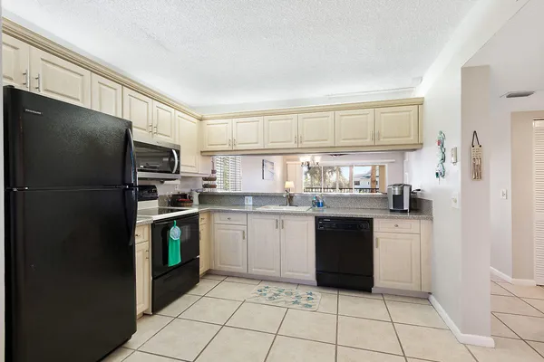 $2,800 | 275 Palm Avenue, Unit A201, Jupiter, FL 33477