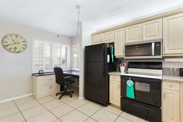 $2,800 | 275 Palm Avenue, Unit A201, Jupiter, FL 33477