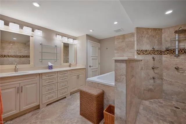 $595,000 | 112 Wilderness Drive, Unit 124, Naples, FL 34105