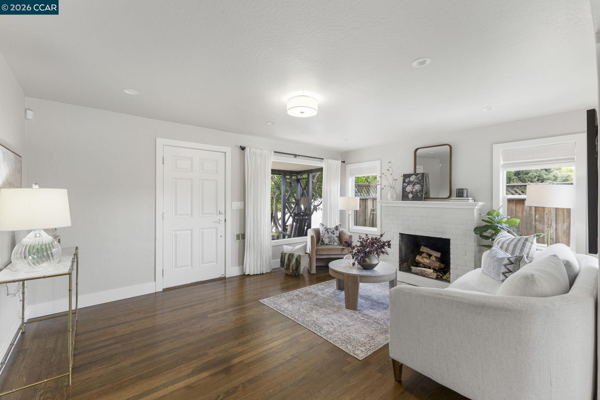 210 South R Street Livermore, CA 94550 - Photo 7 of 55
