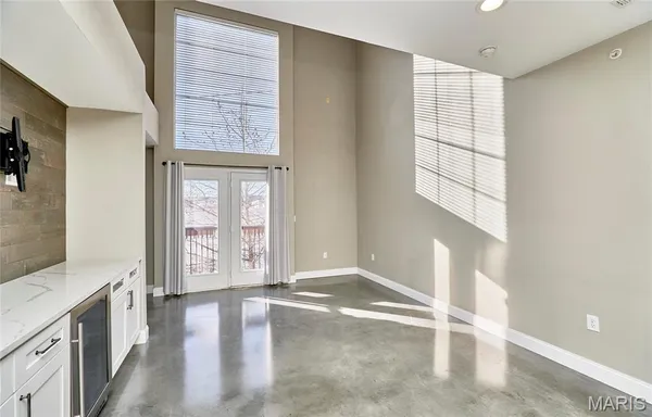 $2,500 | 200 South Kirkwood Road, Kirkwood, MO 63122