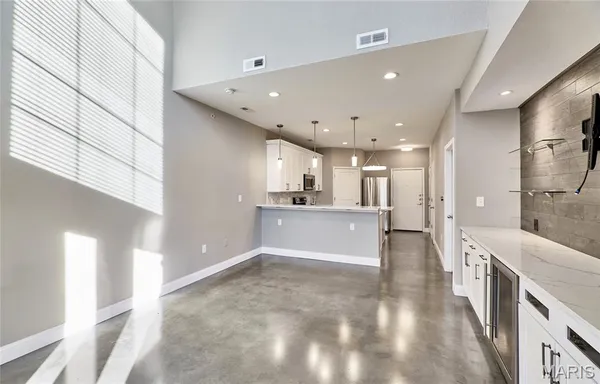 $2,500 | 200 South Kirkwood Road, Kirkwood, MO 63122