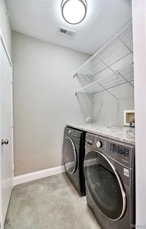 $2,500 | 200 South Kirkwood Road, Kirkwood, MO 63122