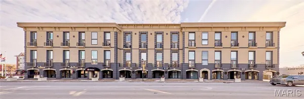 $2,500 | 200 South Kirkwood Road, Kirkwood, MO 63122