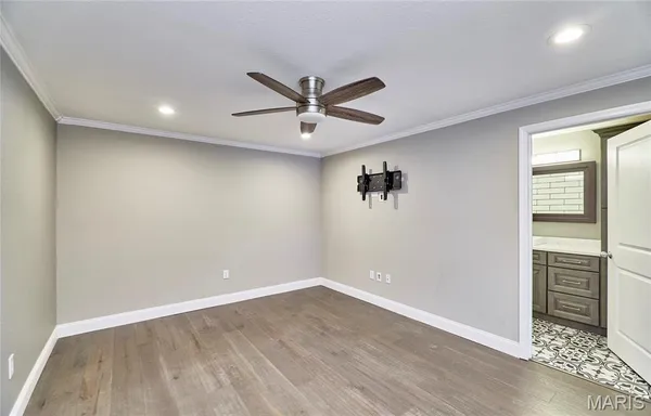 $2,500 | 200 South Kirkwood Road, Kirkwood, MO 63122