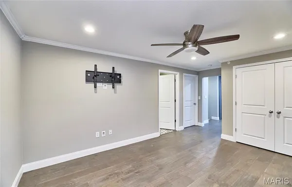 $2,500 | 200 South Kirkwood Road, Kirkwood, MO 63122
