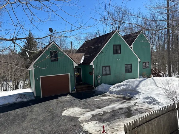 $689,900 | 103 Otter Pond Trail, Tolland, MA 01034