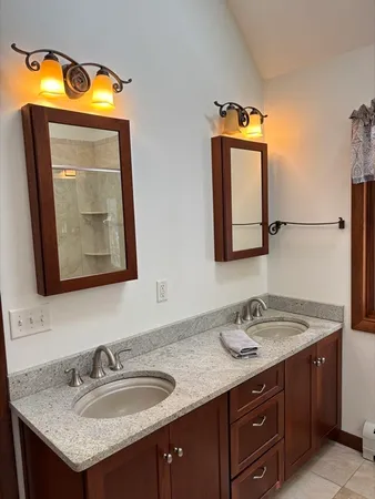 $689,900 | 103 Otter Pond Trail, Tolland, MA 01034