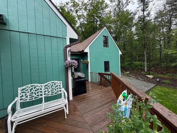 $689,900 | 103 Otter Pond Trail, Tolland, MA 01034