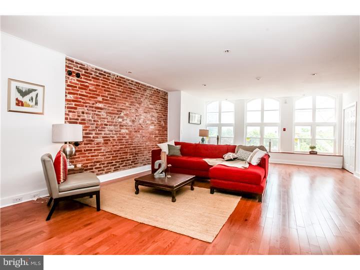 239 Chestnut Street Philadelphia, PA 19106 - Photo 1 of 22