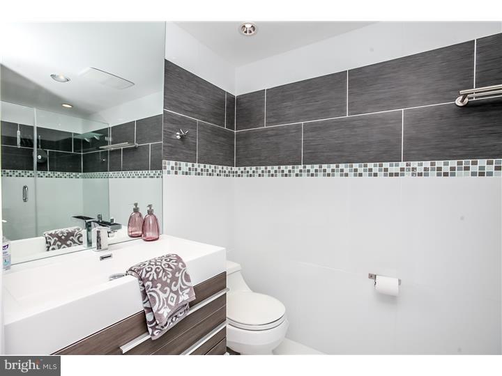 239 Chestnut Street Philadelphia, PA 19106 - Photo 19 of 22