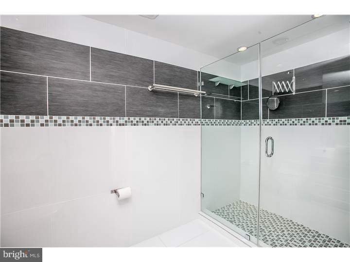 239 Chestnut Street Philadelphia, PA 19106 - Photo 20 of 22