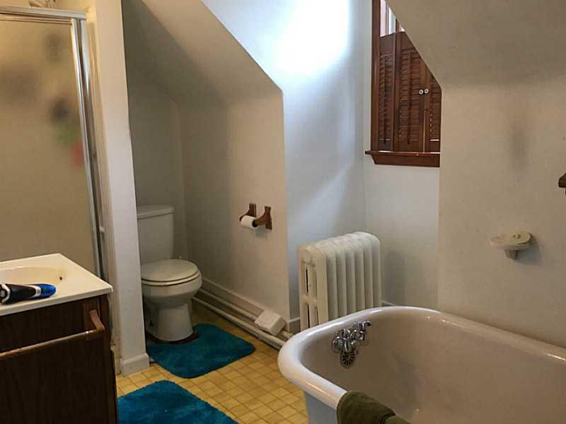 407 Elm Road Ambridge, PA 15003 - Photo 19 of 25 Full Bath. 2nd Fl unit has separate shower stall and tub