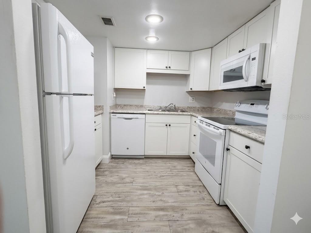 924 Lake Destiny Road, Unit E Altamonte Springs, FL 32714 - Photo 8 of 12