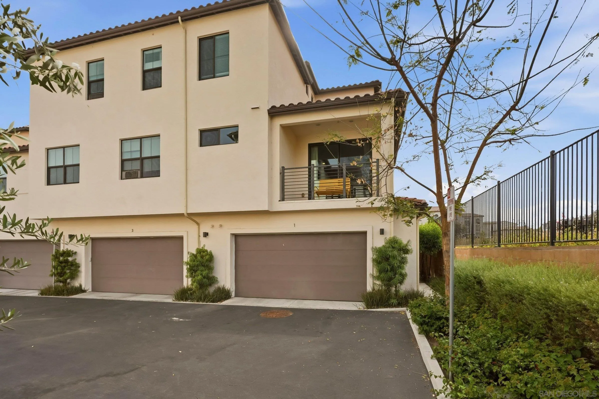 13068 Olympus, Unit 1 Poway, CA 92064 - Photo 5 of 42