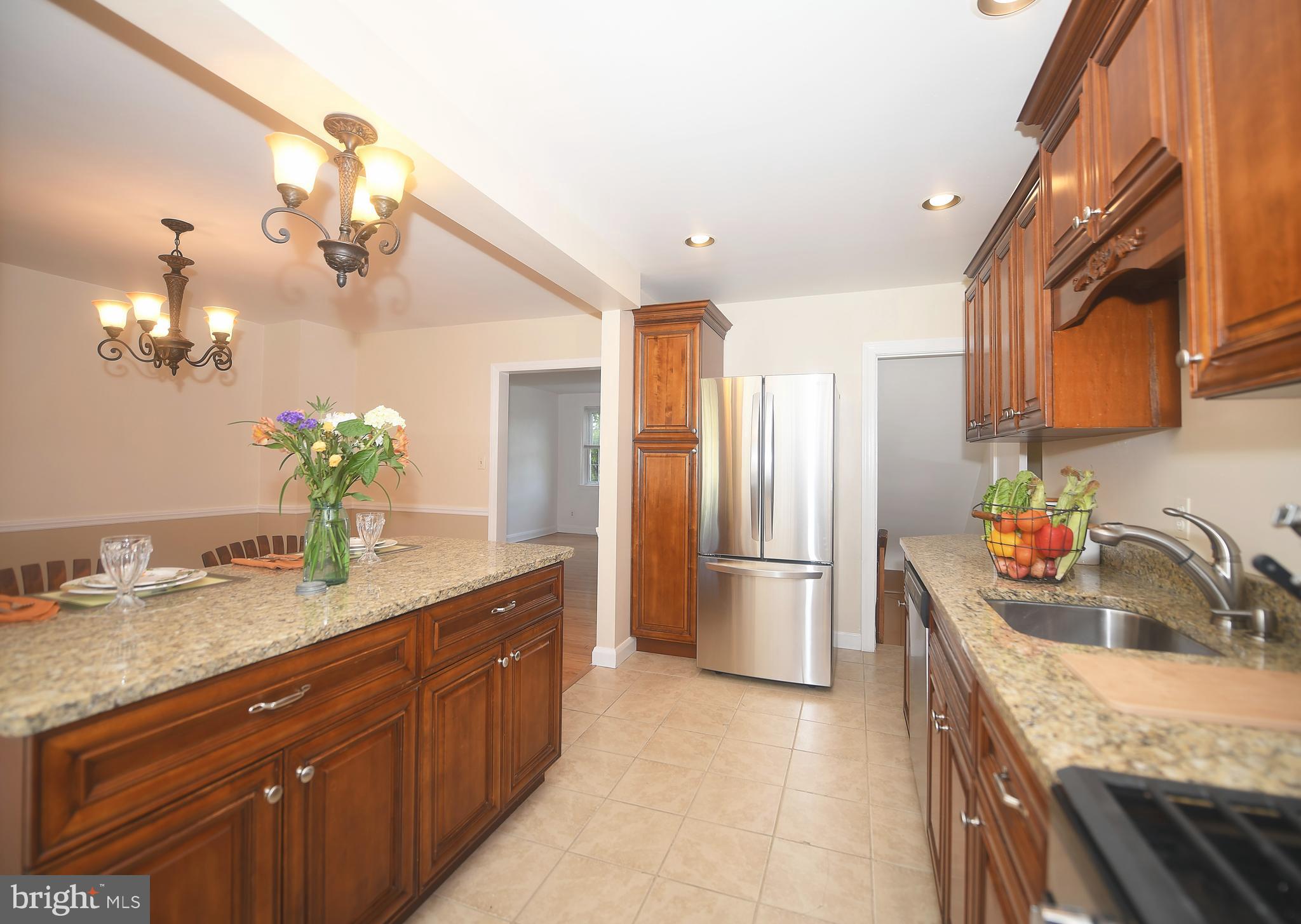 430 Stratford Road Baltimore, MD 21228 - Photo 13 of 35 Brand new stainless appliances and granite