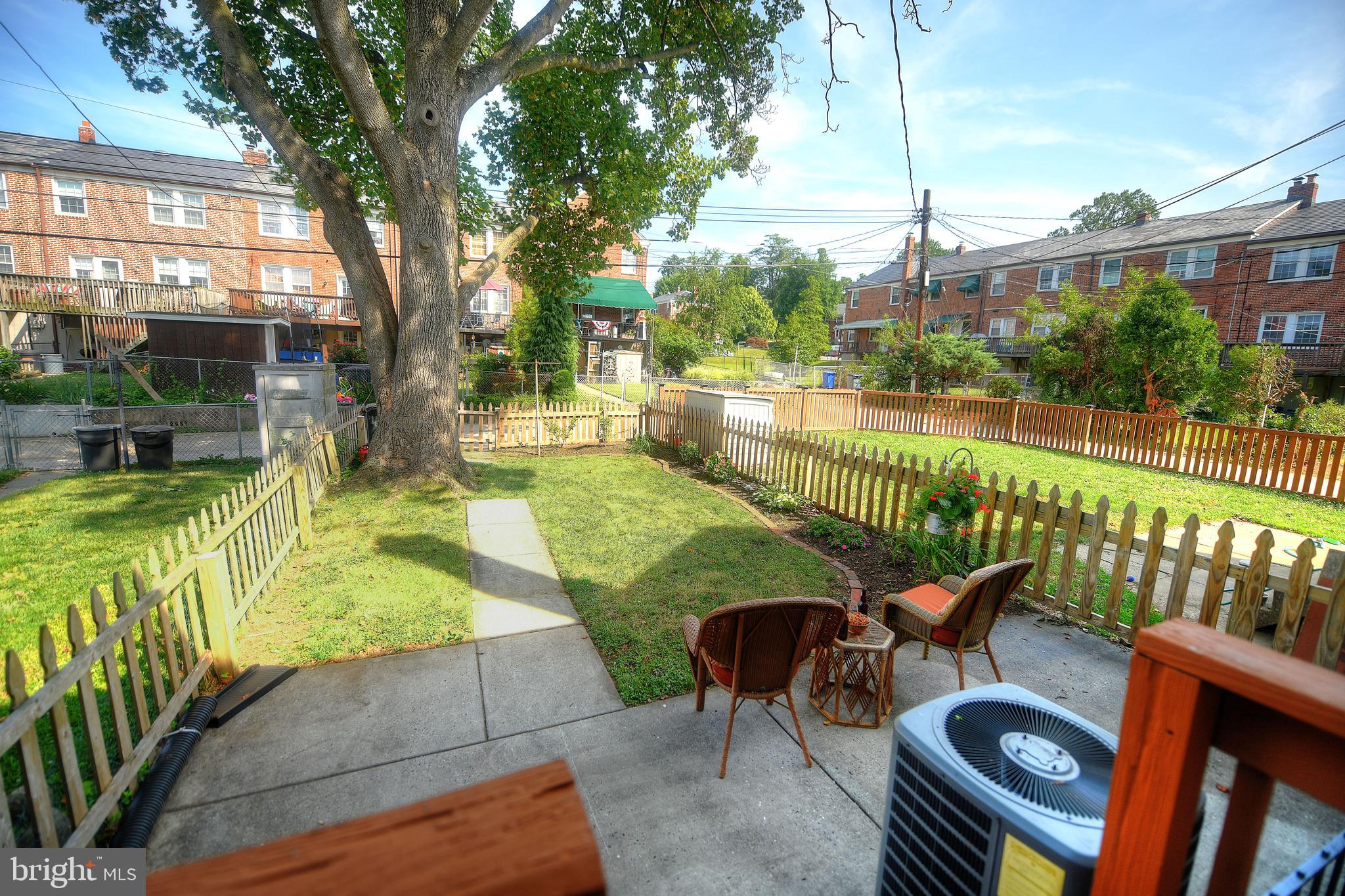 430 Stratford Road Baltimore, MD 21228 - Photo 26 of 35 Entertain and host your friends and family