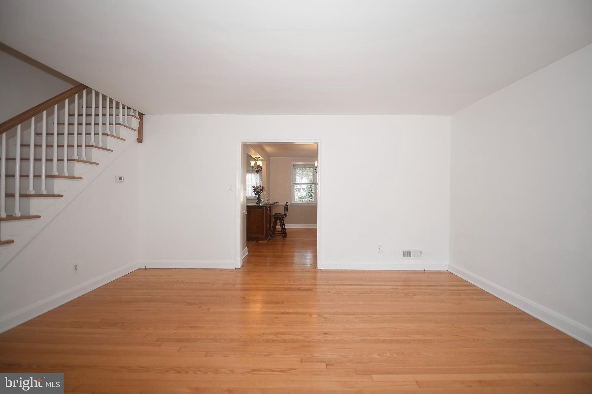 430 Stratford Road Baltimore, MD 21228 - Photo 6 of 35 Huge bright open living room