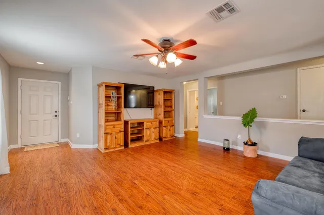 $275,000 | 4302 King's Canyon Drive, Taylor, TX 76574