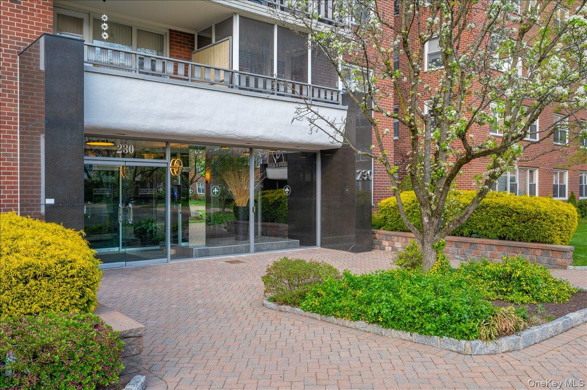 230 Garth Road, Unit 7D1 Scarsdale, NY 10583 - Photo 3 of 31 Front Entrance
