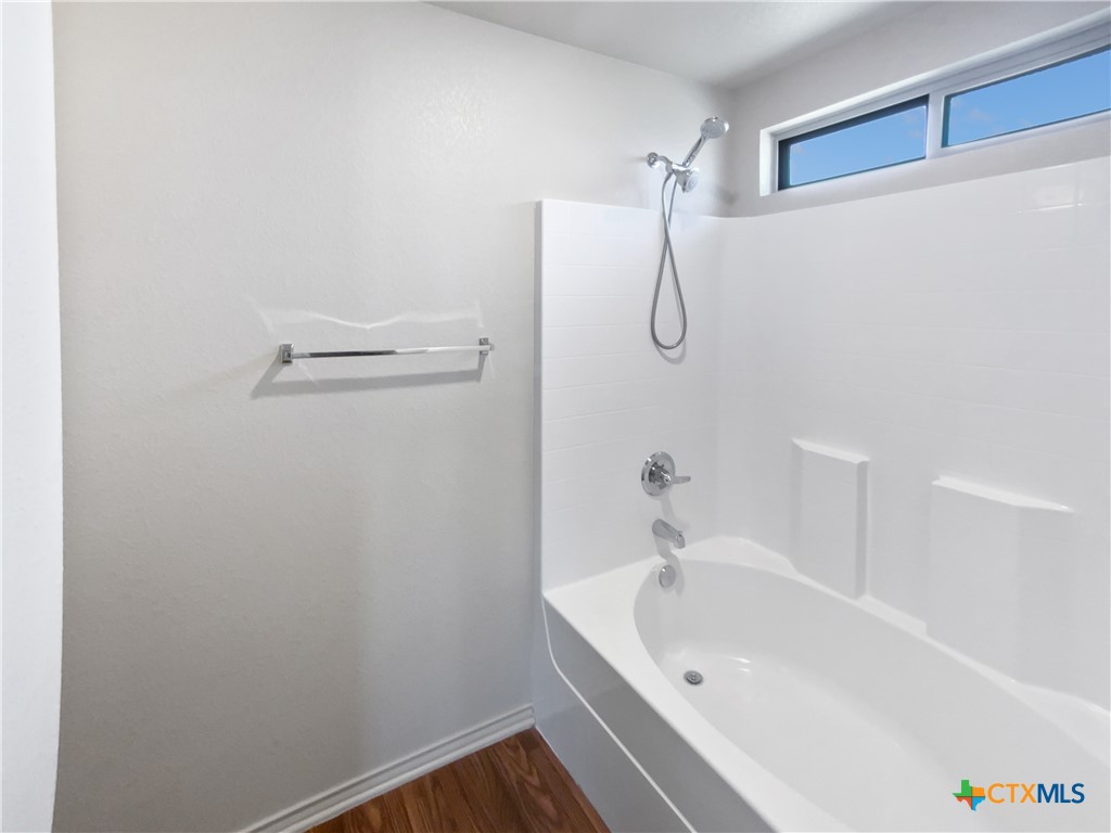 2501 Stoneham Temple, TX 76504 - Photo 16 of 19 a bathroom with a white bath tub
