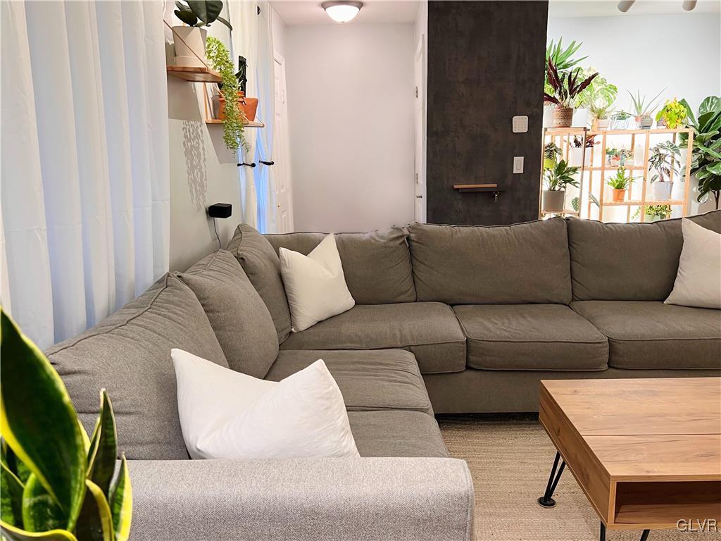 1973 Willings Lane Hellertown, PA 18055 - Photo 5 of 36 a living room with furniture and a window