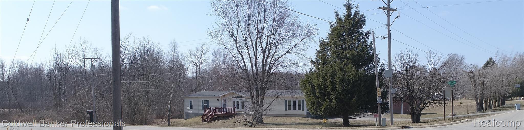 5485 Fish Lake Road North Branch, MI 48461 - Photo 3 of 30 2.jpg