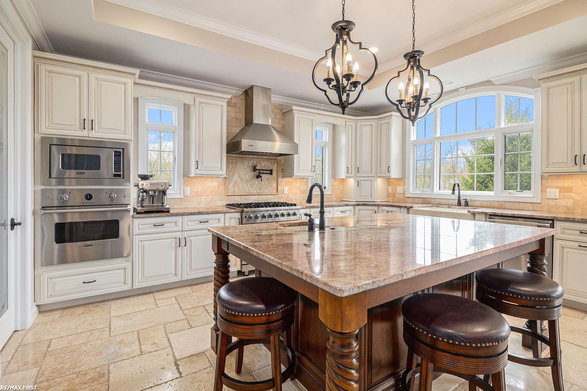 659 Foxwood Trail Rochester, MI 48306 - Photo 26 of 51 Kitchen