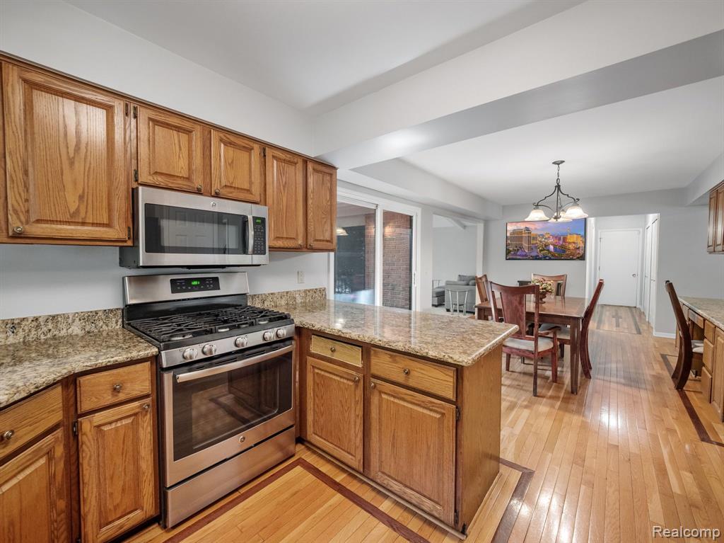 1290 Grandview Drive Rochester Hills, MI 48306 - Photo 9 of 32