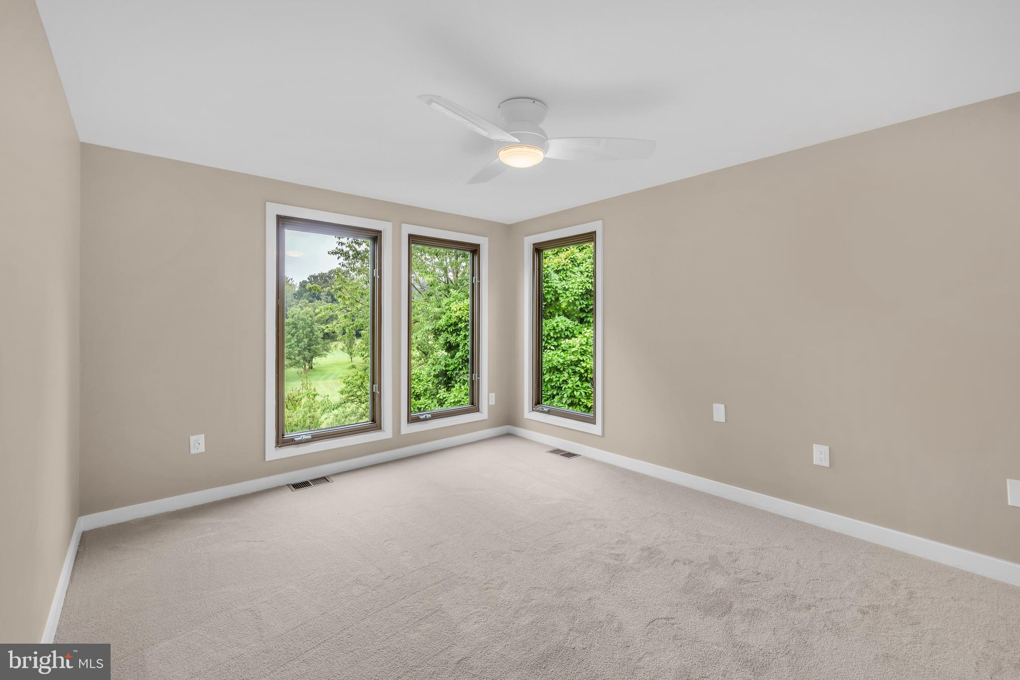 1806 North Shore Court Reston, VA 20190 - Photo 24 of 58 Large primary with floor to ceiling windows
