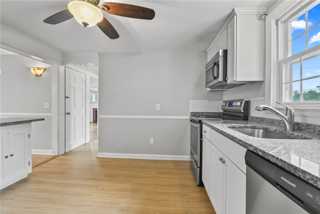 2 Edgehill Road Warwick, RI 02889 - Photo 8 of 25