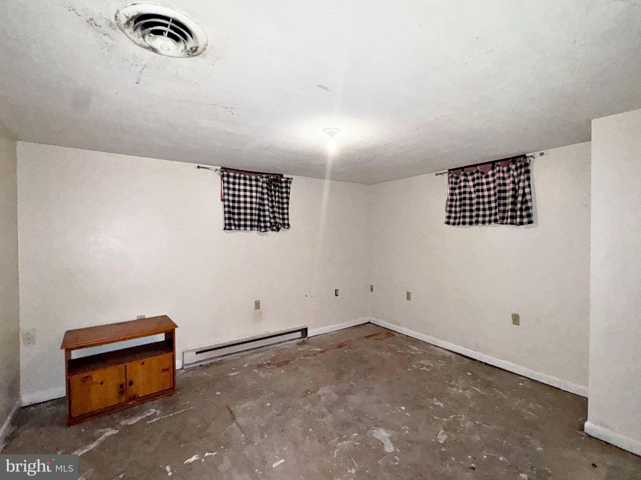133 Lemon Road Ranson, WV 25438 - Photo 20 of 26 an empty room with windows