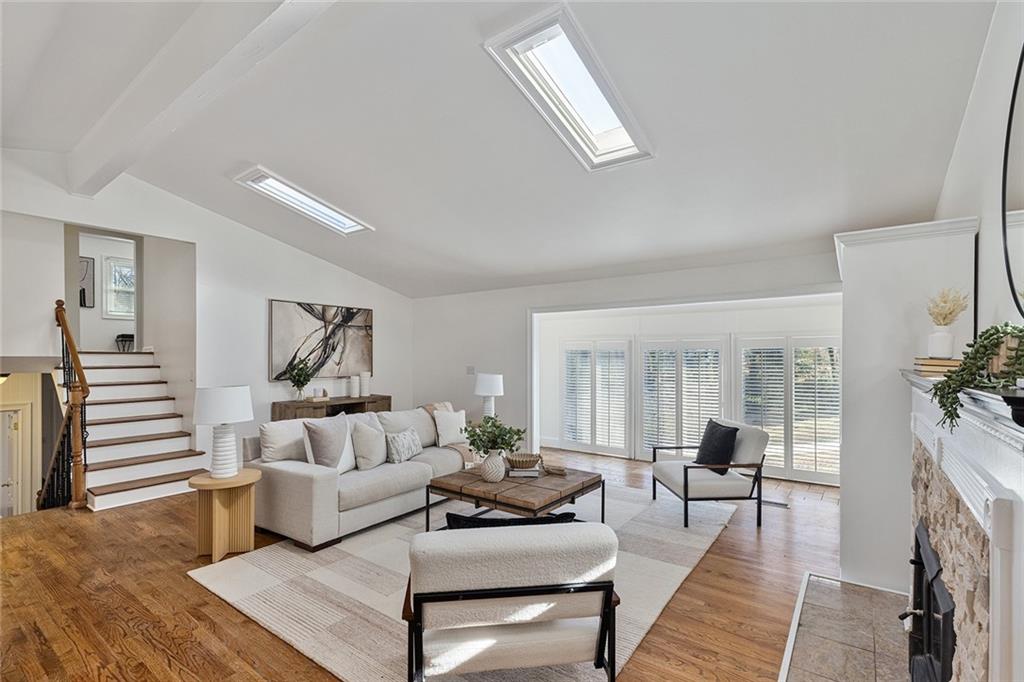 565 Timberland Drive Northeast Atlanta, GA 30342 - Photo 11 of 55