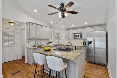 $925,000 | 565 Timberland Drive Northeast, Atlanta, GA 30342