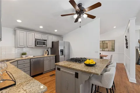 $925,000 | 565 Timberland Drive Northeast, Atlanta, GA 30342