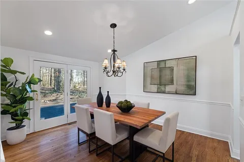 $925,000 | 565 Timberland Drive Northeast, Atlanta, GA 30342