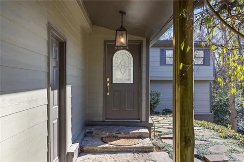 $925,000 | 565 Timberland Drive Northeast, Atlanta, GA 30342
