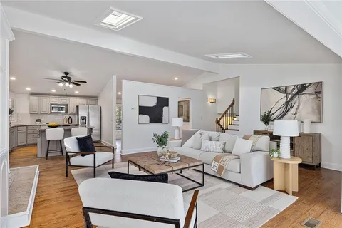 $925,000 | 565 Timberland Drive Northeast, Atlanta, GA 30342