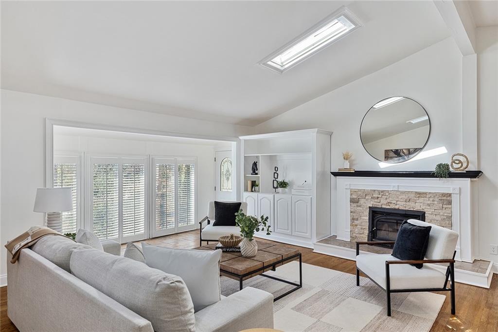 565 Timberland Drive Northeast Atlanta, GA 30342 - Photo 10 of 55