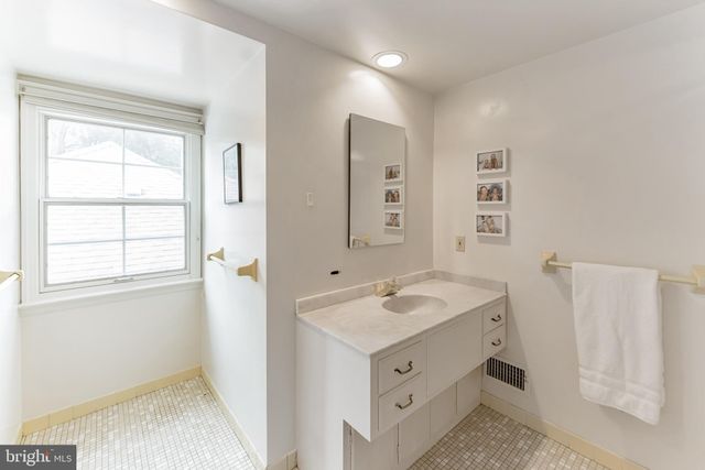 $820,000 | 1328 Grenox Road, Wynnewood, PA 19096