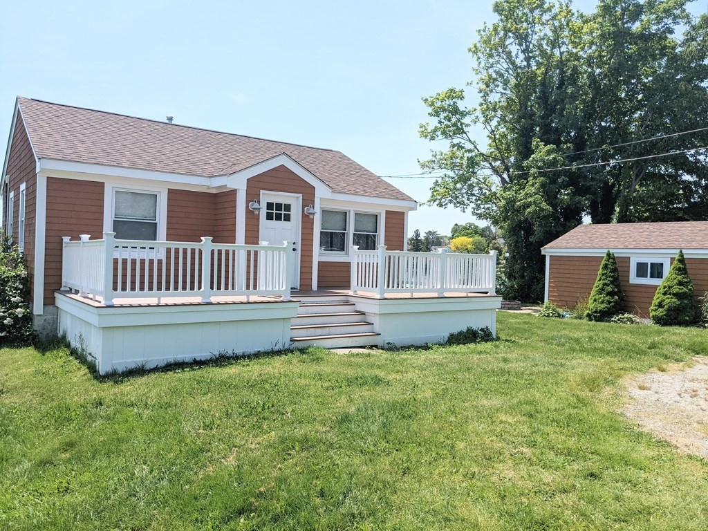 1516 Riverside Avenue Somerset, MA 02726 - Photo 3 of 22